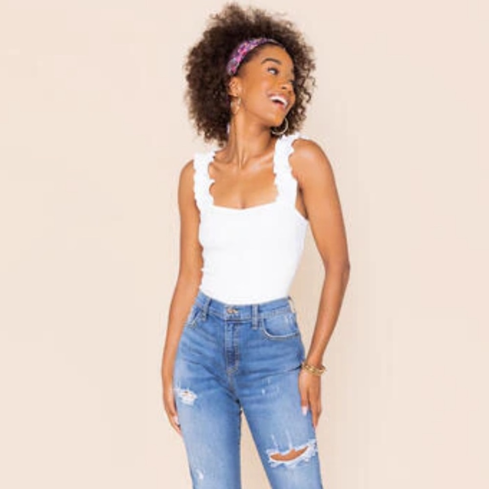 Francesca’s beachy white bodysuit ☀️🌊